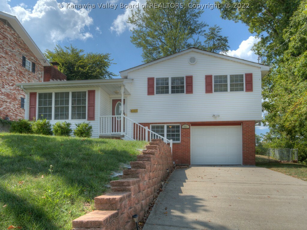 Property Photo: 861 Greenbrier Street WV 25177