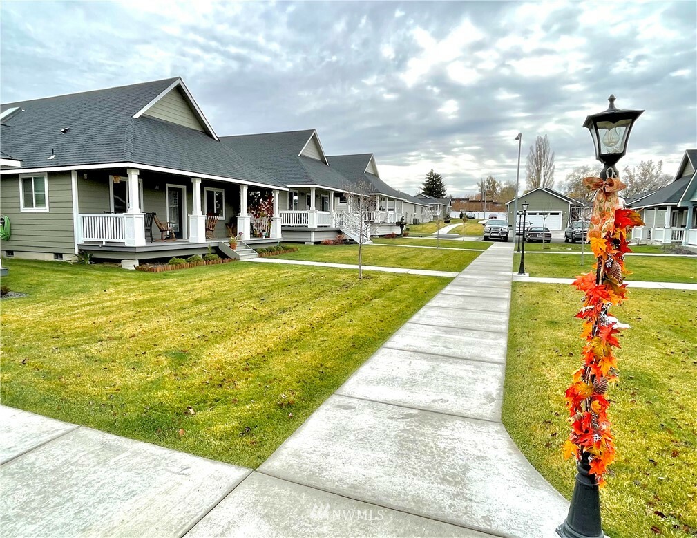 Property Photo:  123 E 9th Avenue 9  WA 98837 