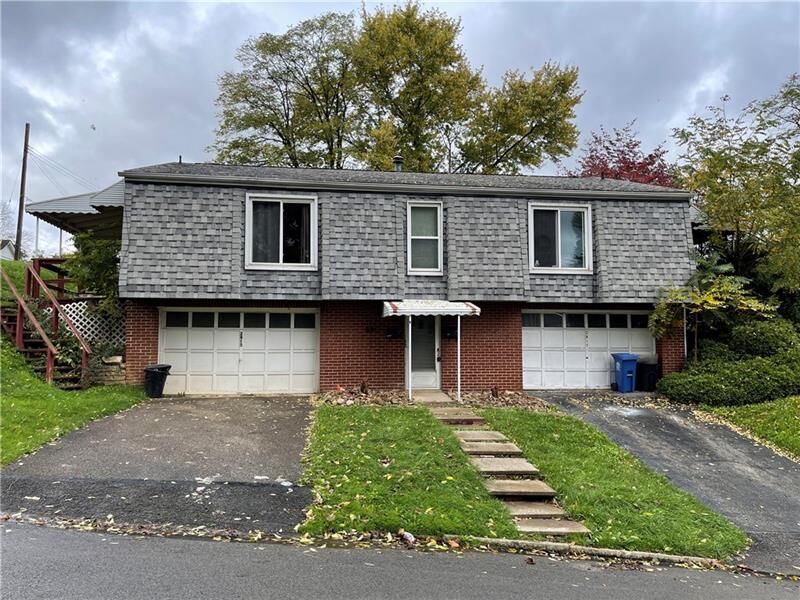 Property Photo: 2815-2817 Shields St PA 15132