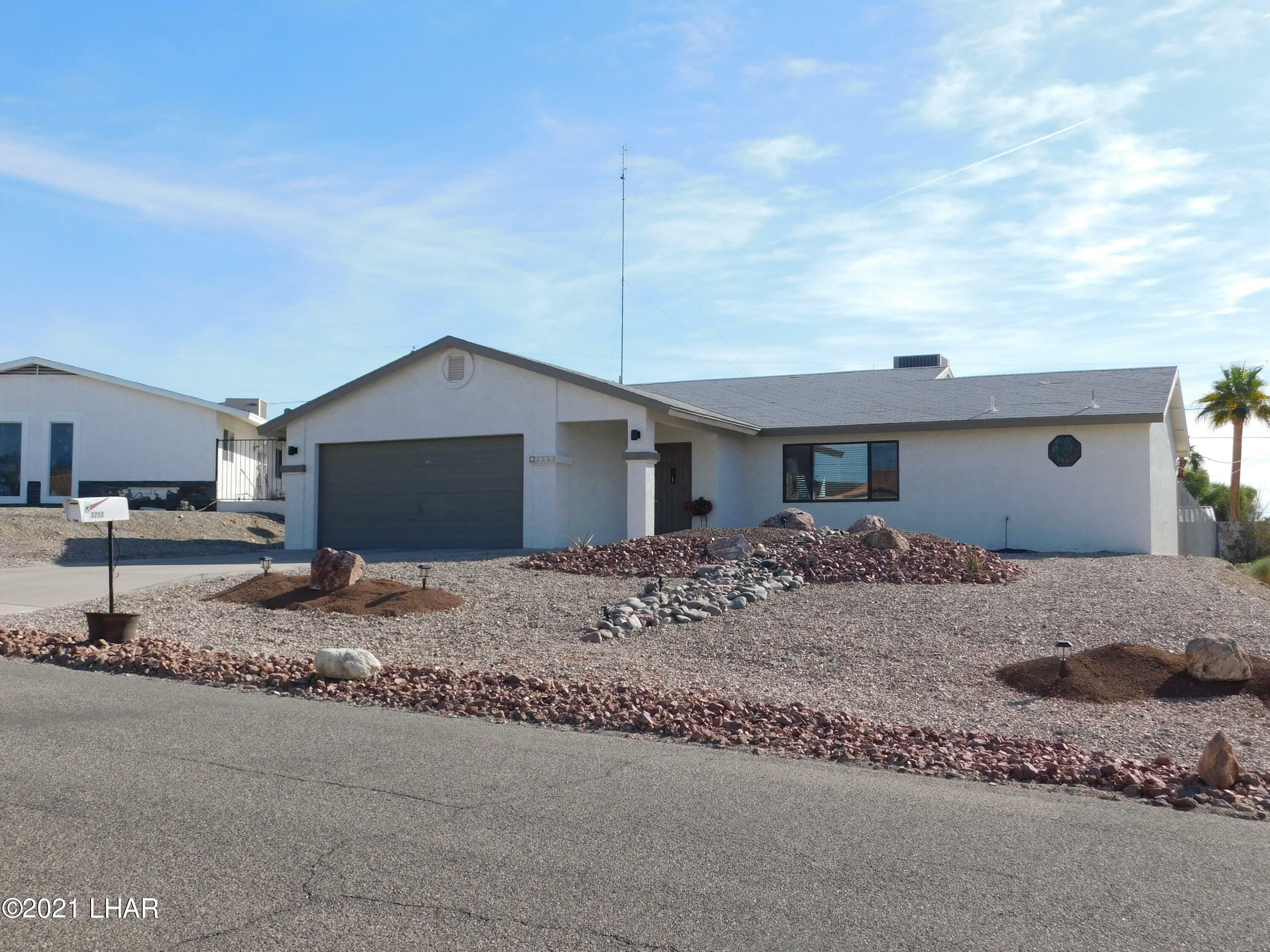 Property Photo:  3250 Silverspoon Dr  AZ 86406 