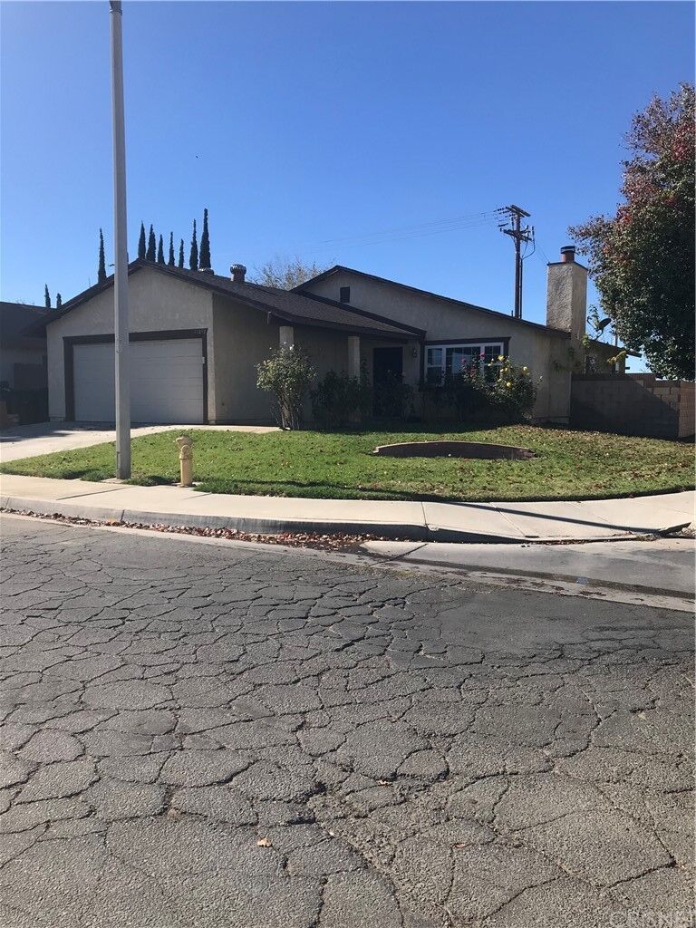 Property Photo:  43859 Gillan Avenue  CA 93535 