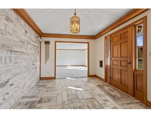 Property Photo: 263 Lincoln Rd MA 01773