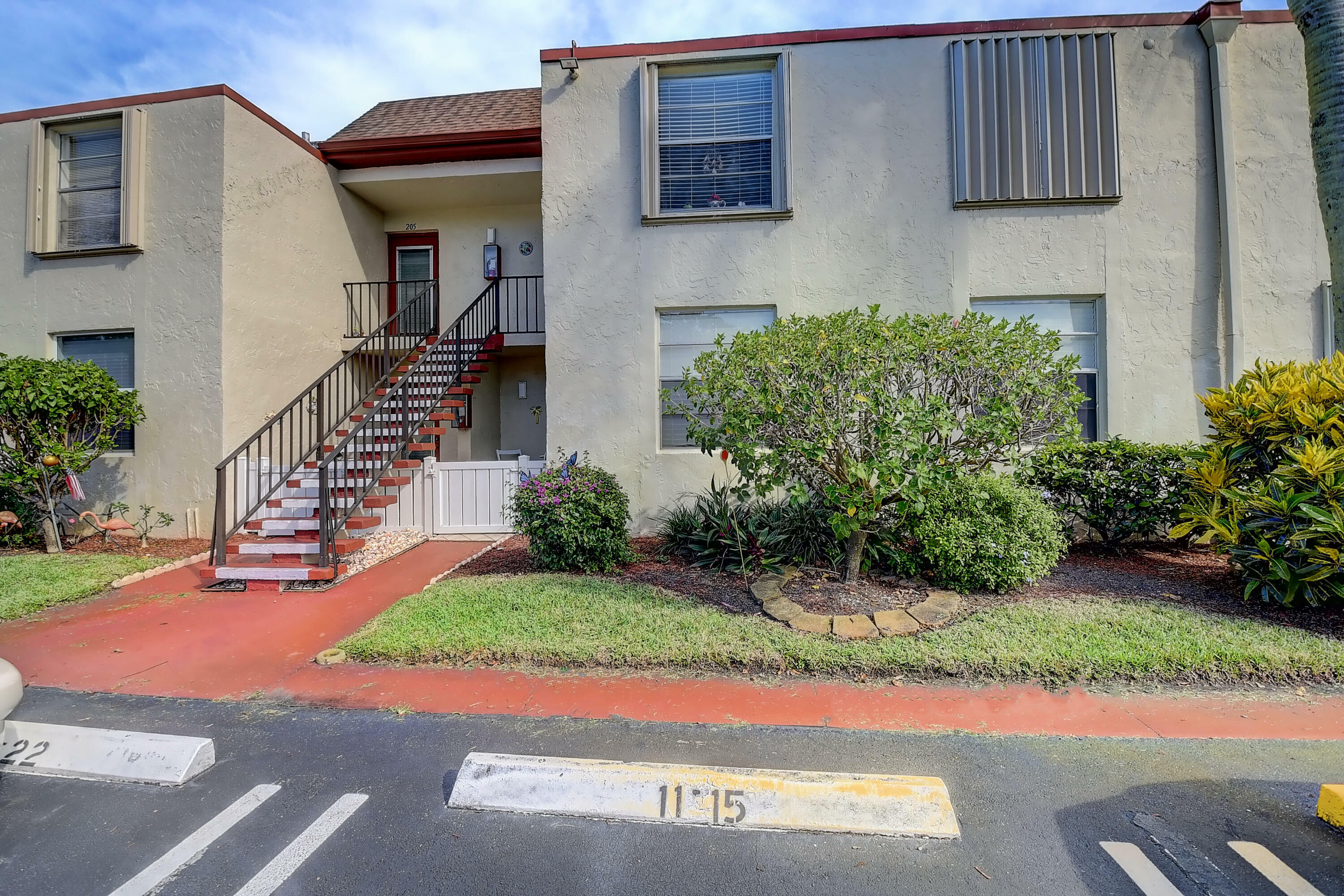 Property Photo:  11 Willowbrook Lane 106  FL 33446 