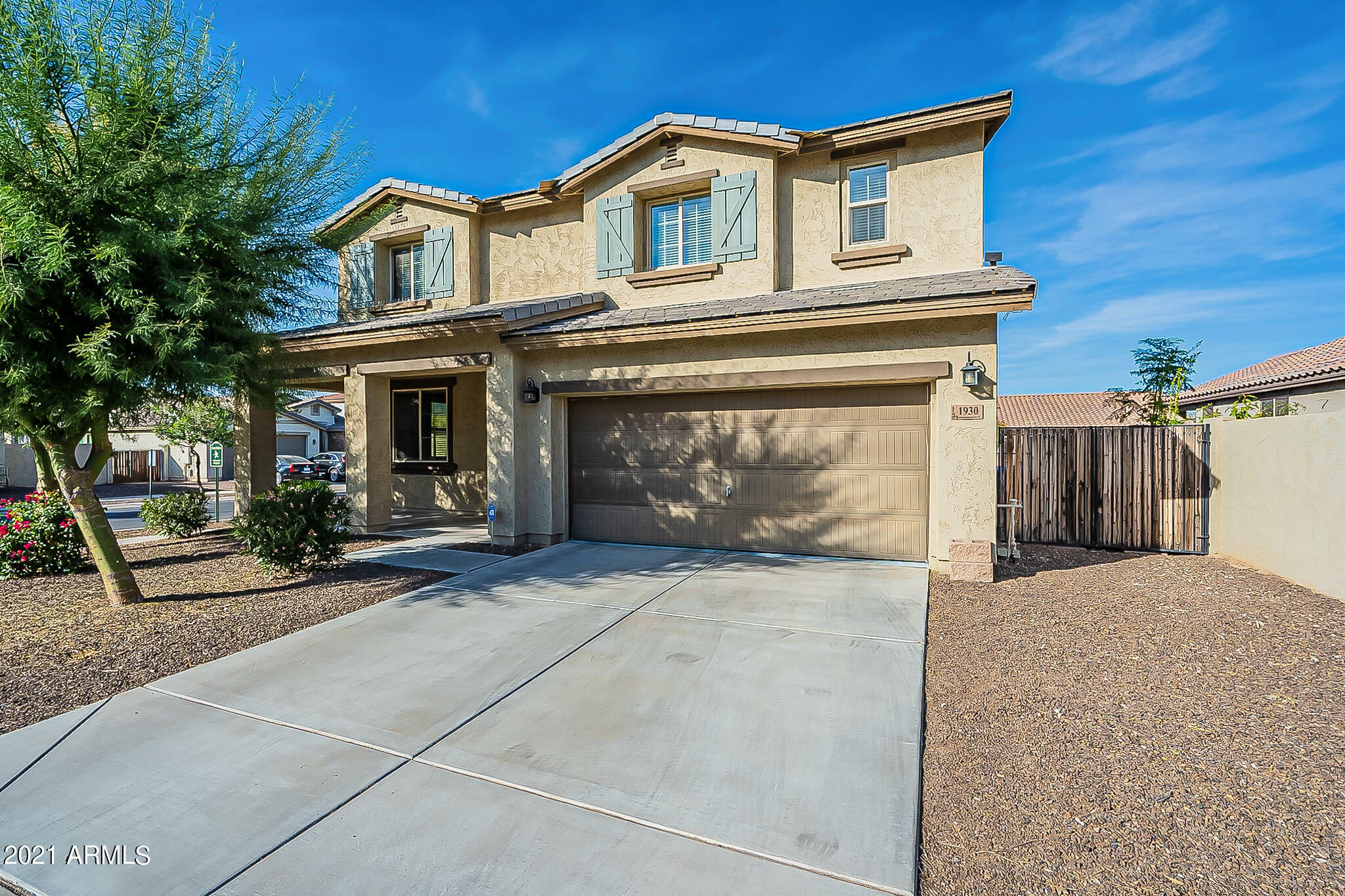 Property Photo: 1930 W Carson Road AZ 85041