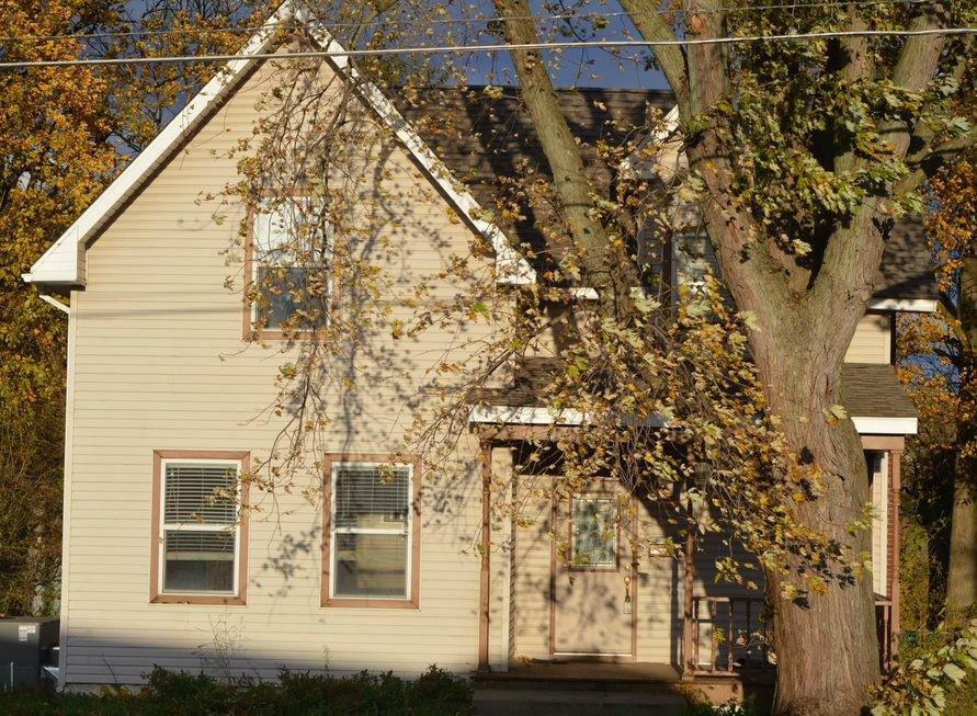 Property Photo:  303 Indianapolis Avenue  IN 46052 