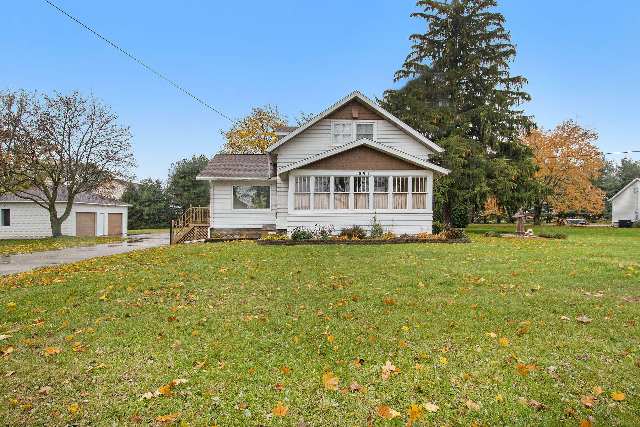 1891 92nd Avenue  Zeeland MI 49464 photo