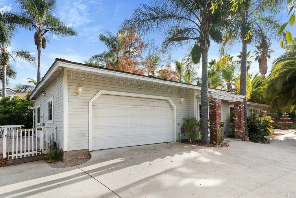 Property Photo: 2347 Primrose Ave CA 92083