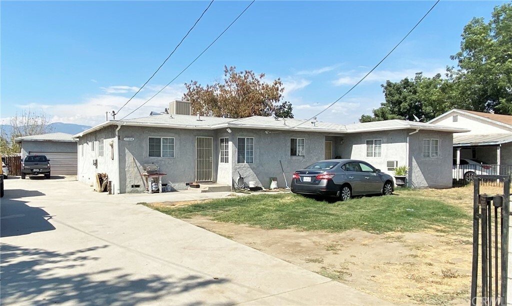 Property Photo:  1704 E Victoria Avenue  CA 92408 