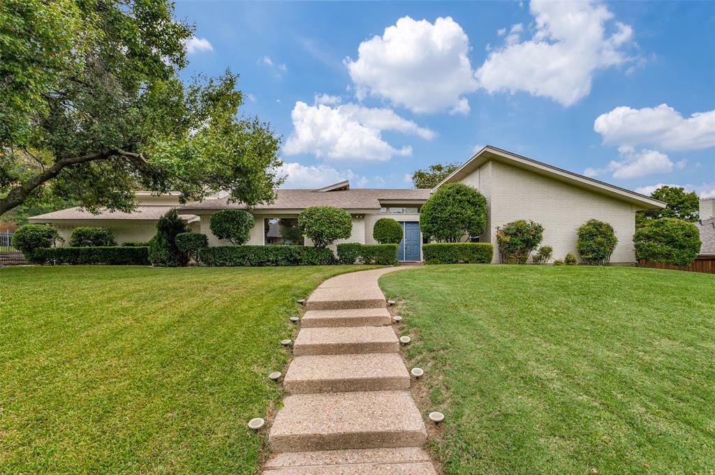 Property Photo: 6 Windward Road TX 76132