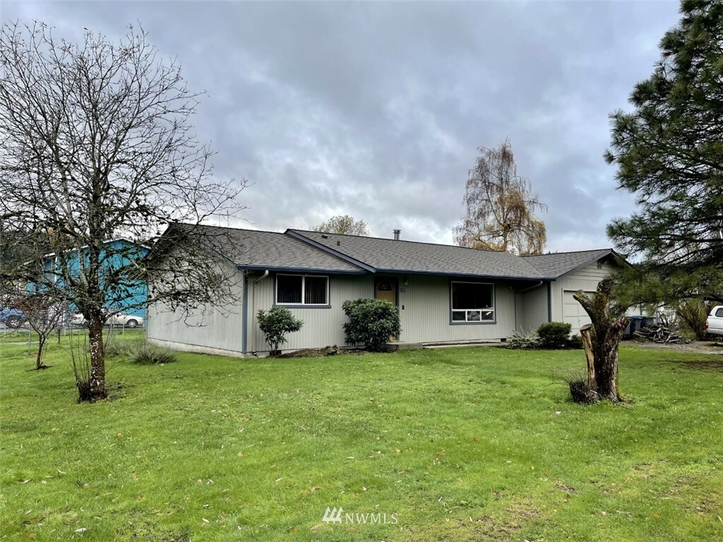 Property Photo: 901 Celery Avenue WA 98001