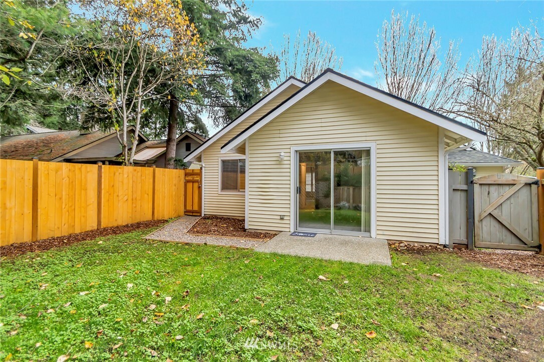 Property Photo:  18314 NE 92nd Court  WA 98052 