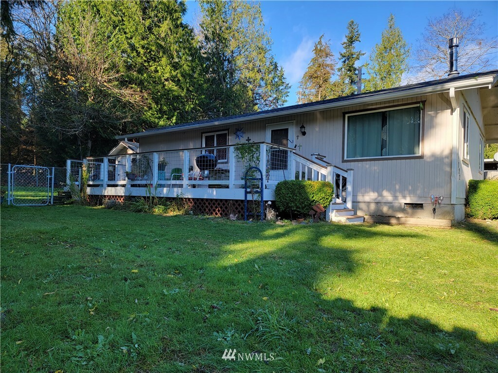 Property Photo:  2722 El Camano Street  WA 98282 