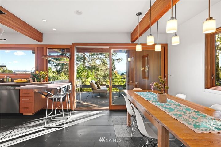 Property Photo:  1035 NE 71st Street  WA 98115 