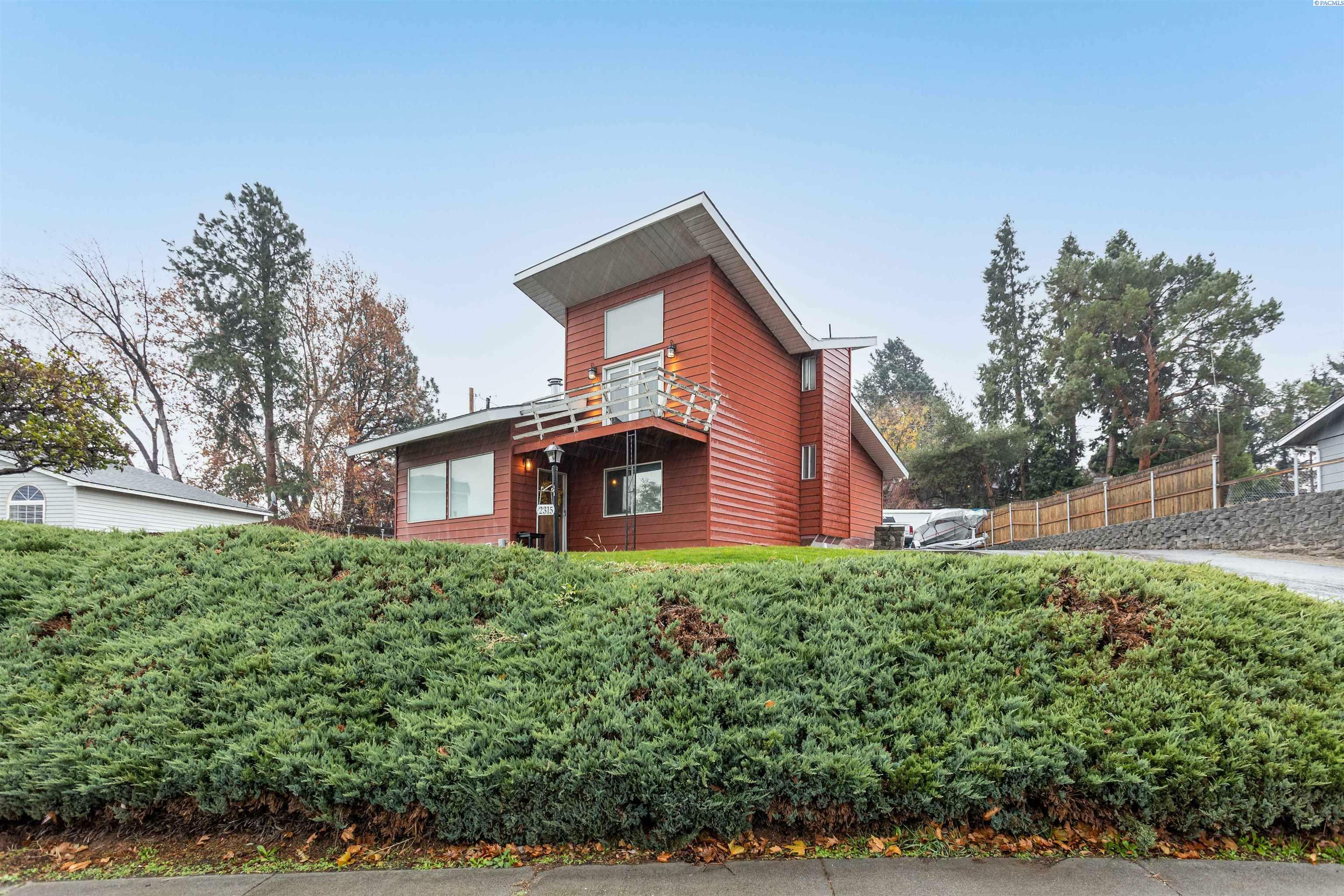 Property Photo:  2315 W 8th Place  WA 99336 