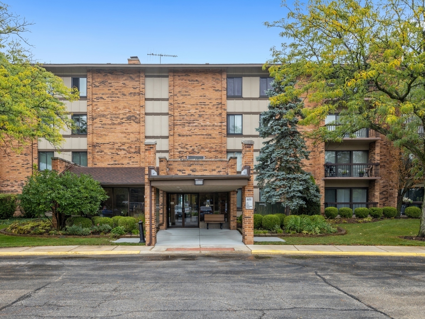 Property Photo: 77 Lake Hinsdale Drive 205 IL 60527