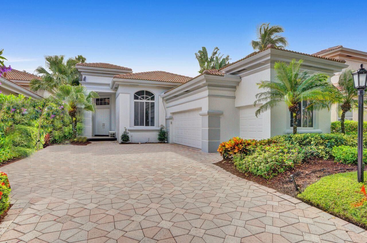 Property Photo:  120 Isle Drive  FL 33418 