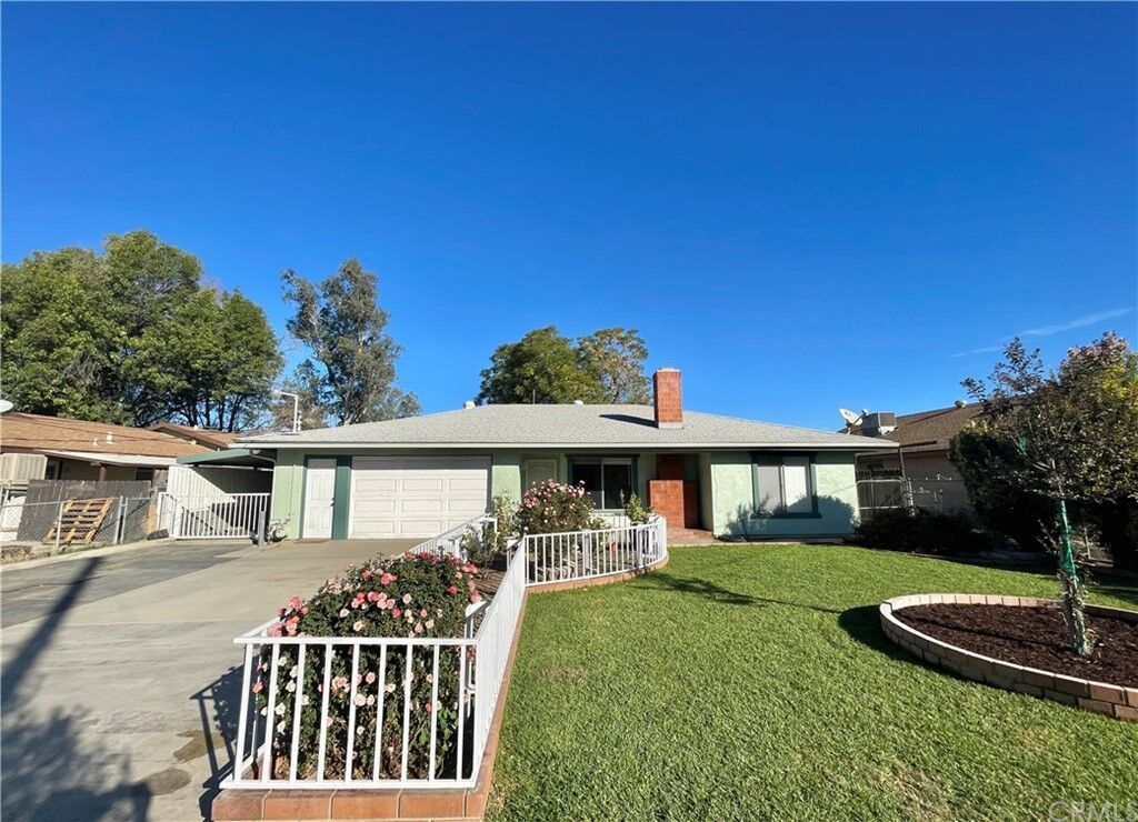 Property Photo:  680 Orange Avenue  CA 92571 