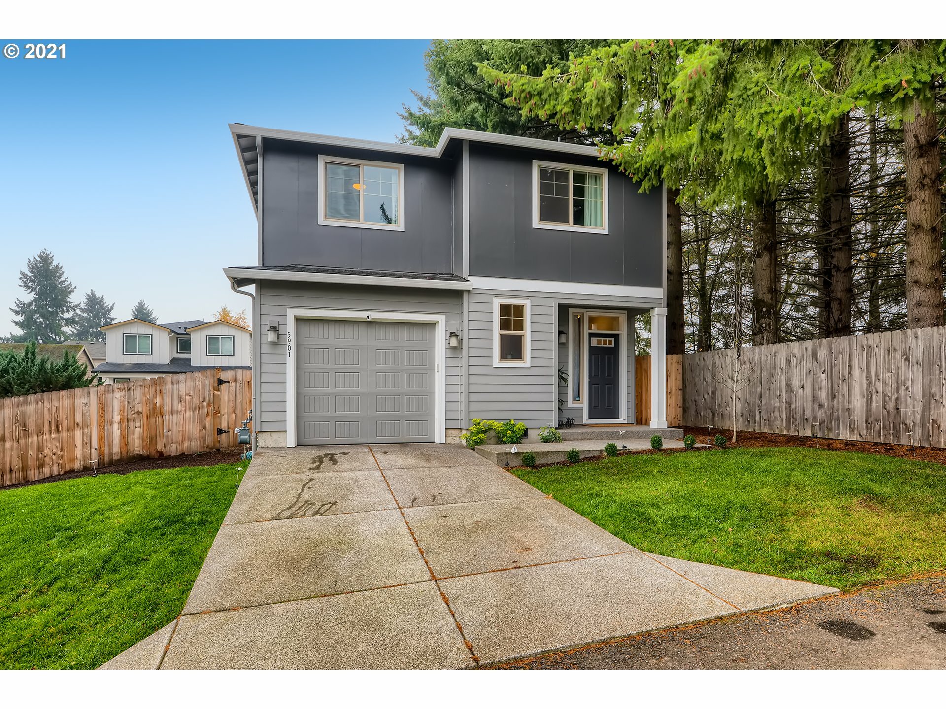 Property Photo: 5901 NE 56th Cir WA 98661