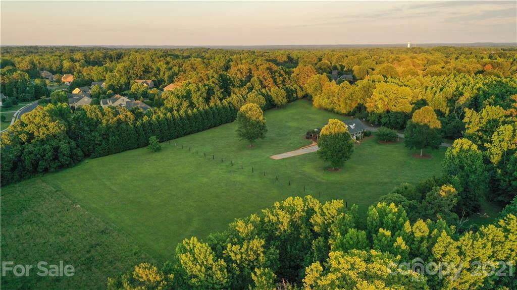 Property Photo: 9125 Echo Lane NC 28227
