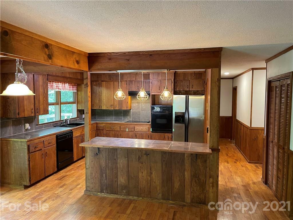 Property Photo:  1181 Big Plumtree Creek Road  NC 28657 