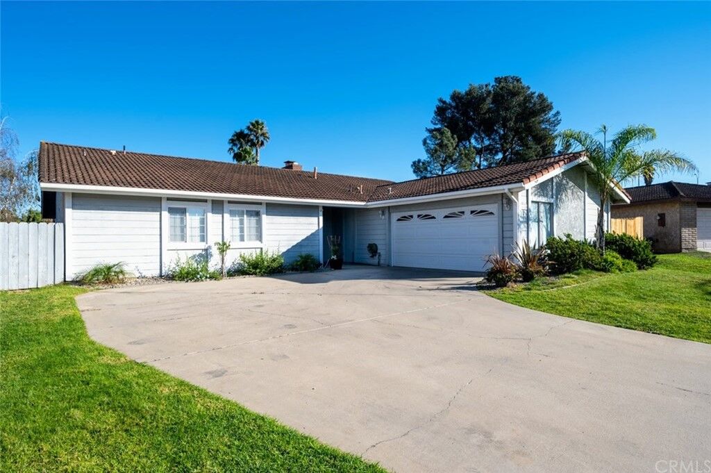 Property Photo: 4232 Hibiscus Court CA 93455