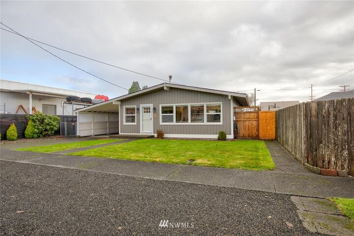Property Photo: 418 S 4th Street WA 98563