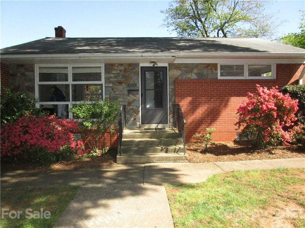 Property Photo:  4527 Woodlark Lane  NC 28211 