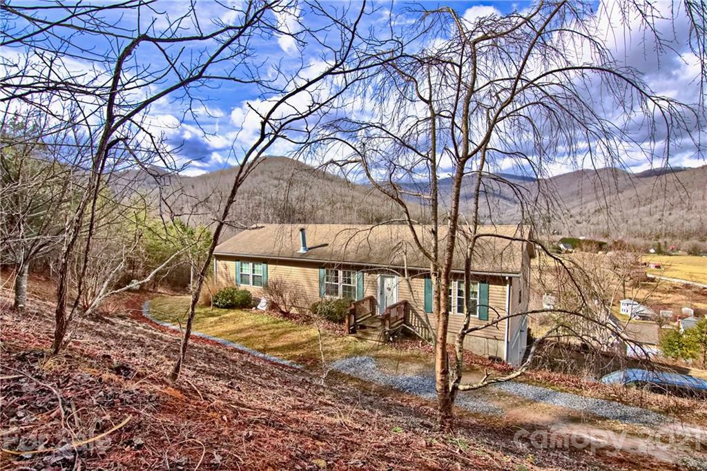 Property Photo:  30 Honey Locust Lane  NC 28715 