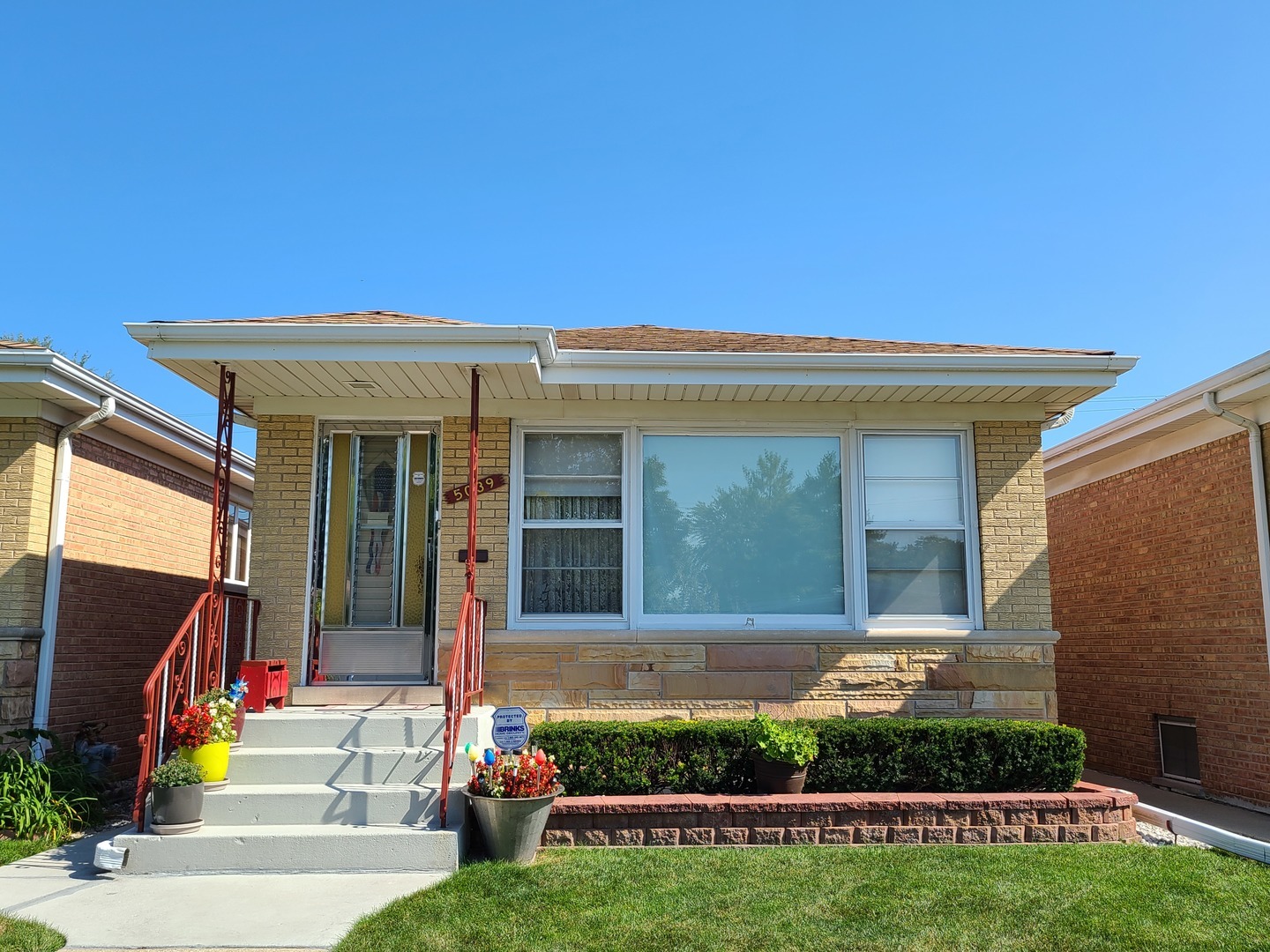 Property Photo: 5039 N Oriole Avenue IL 60706