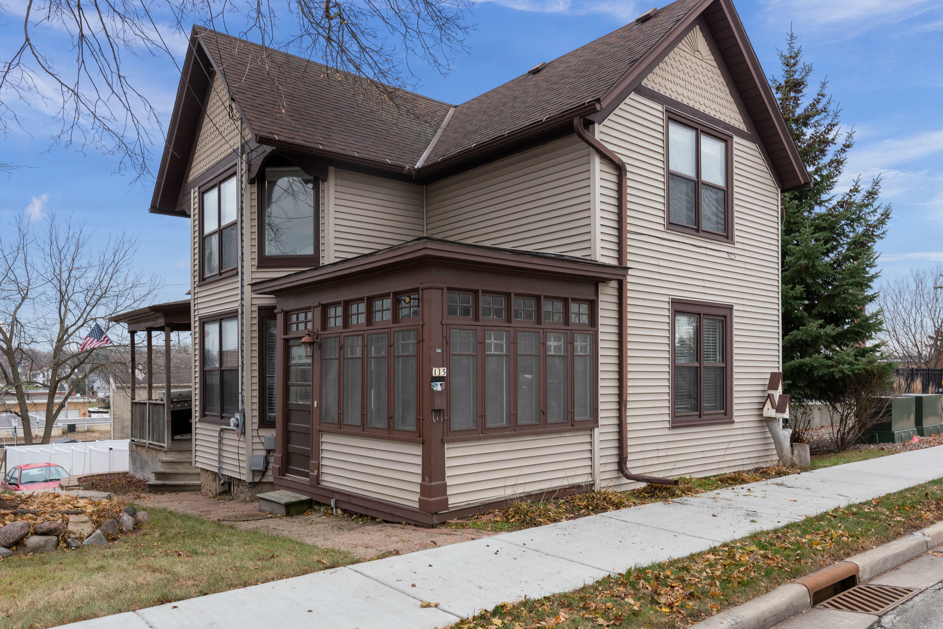 Property Photo:  115 W State St  WI 53027 