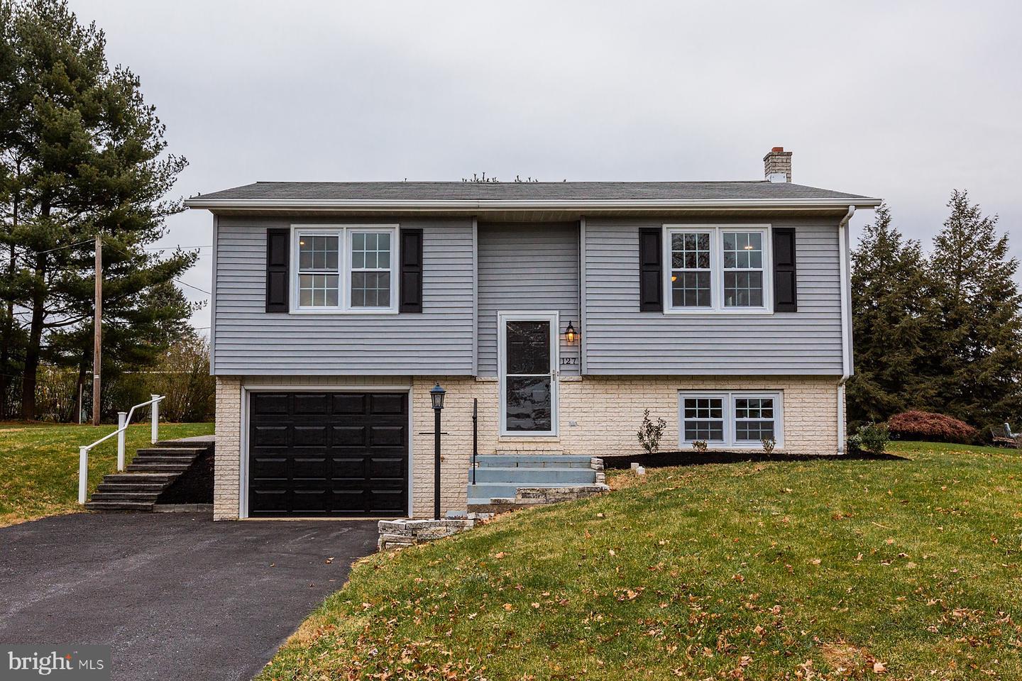 Property Photo: 127 School Lane PA 17022