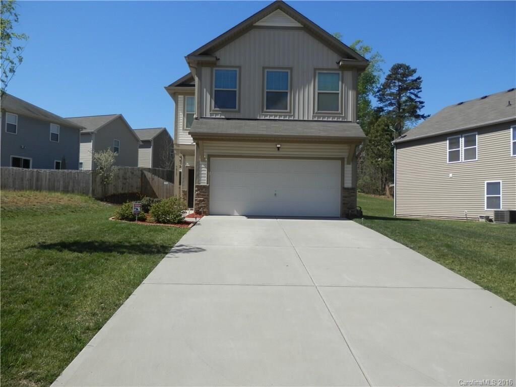 Property Photo:  7815 Ponderosa Pine Lane  NC 28215 