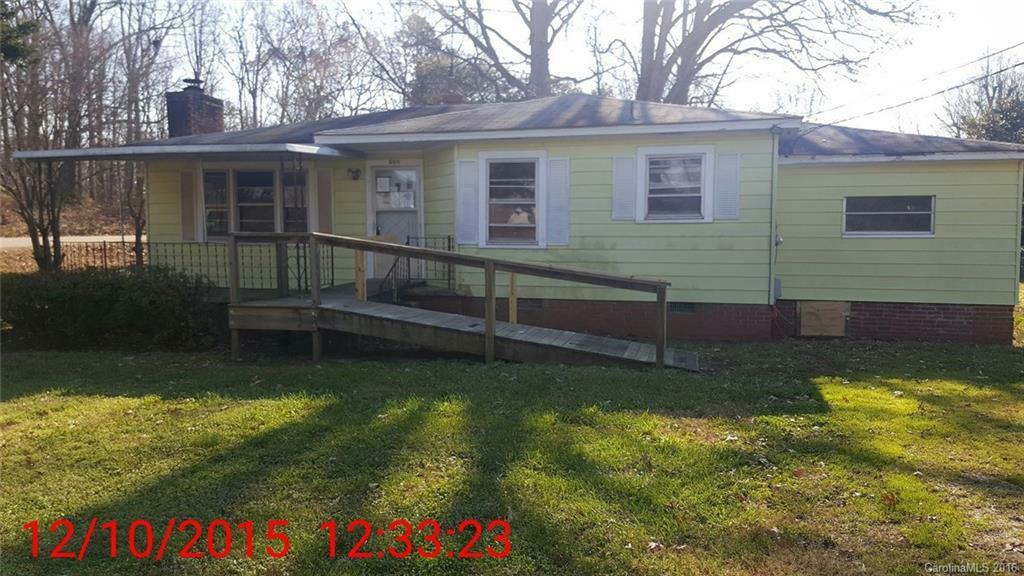 Property Photo:  206 E 27th Street  NC 28083 