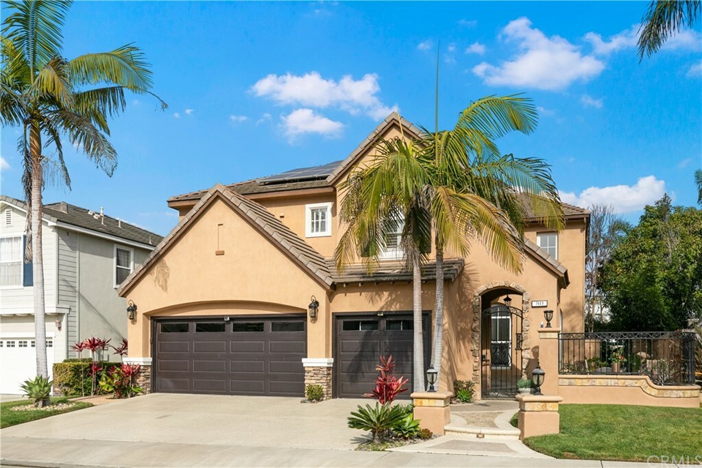 Property Photo:  7435 Paloma Drive  CA 92648 