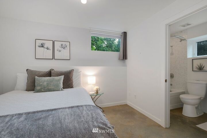 Property Photo:  5237  39th Avenue S  WA 98118 