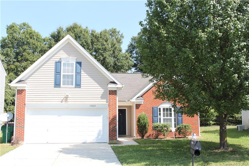 Property Photo: 10024 Green Hedge Avenue NC 28269
