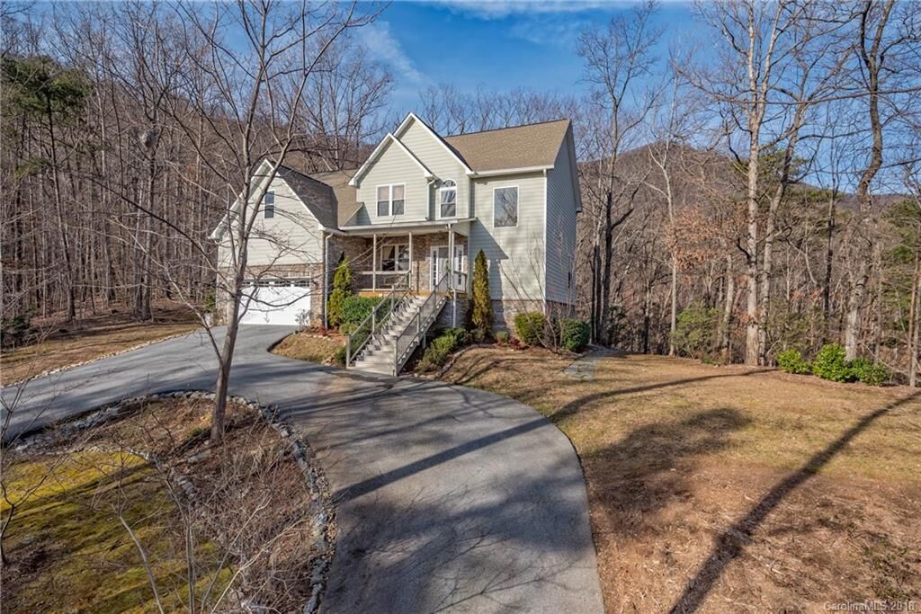 Property Photo: 693 Rockwood Lane NC 28782