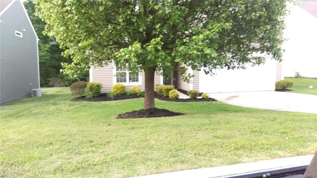 Property Photo: 7107 Advocator Lane NC 28216