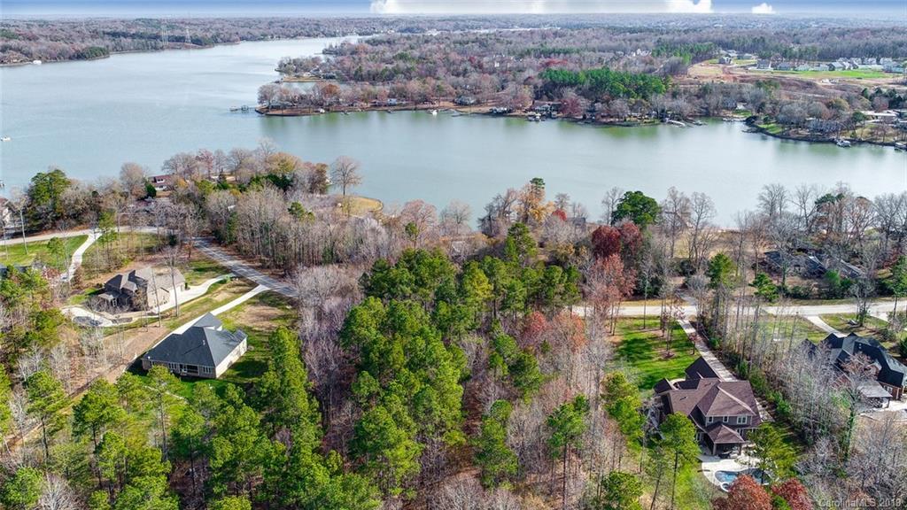 Property Photo: 4340 River Oaks Road 27 SC 29710