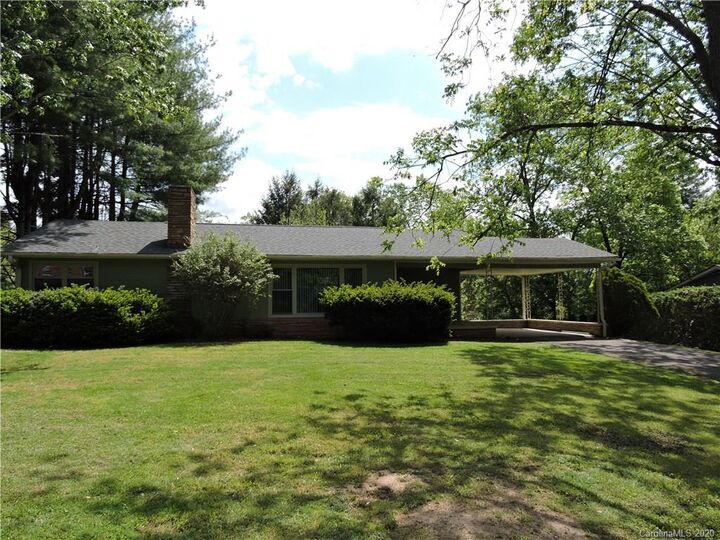 28 College Street  Weaverville NC 28787 photo