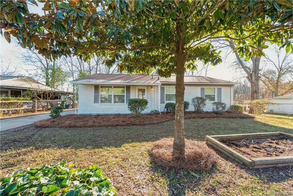 Property Photo:  3610 Bardot Drive  NC 28216 