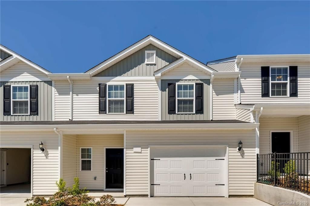 Property Photo:  3433 Ellingford Road  NC 28214 