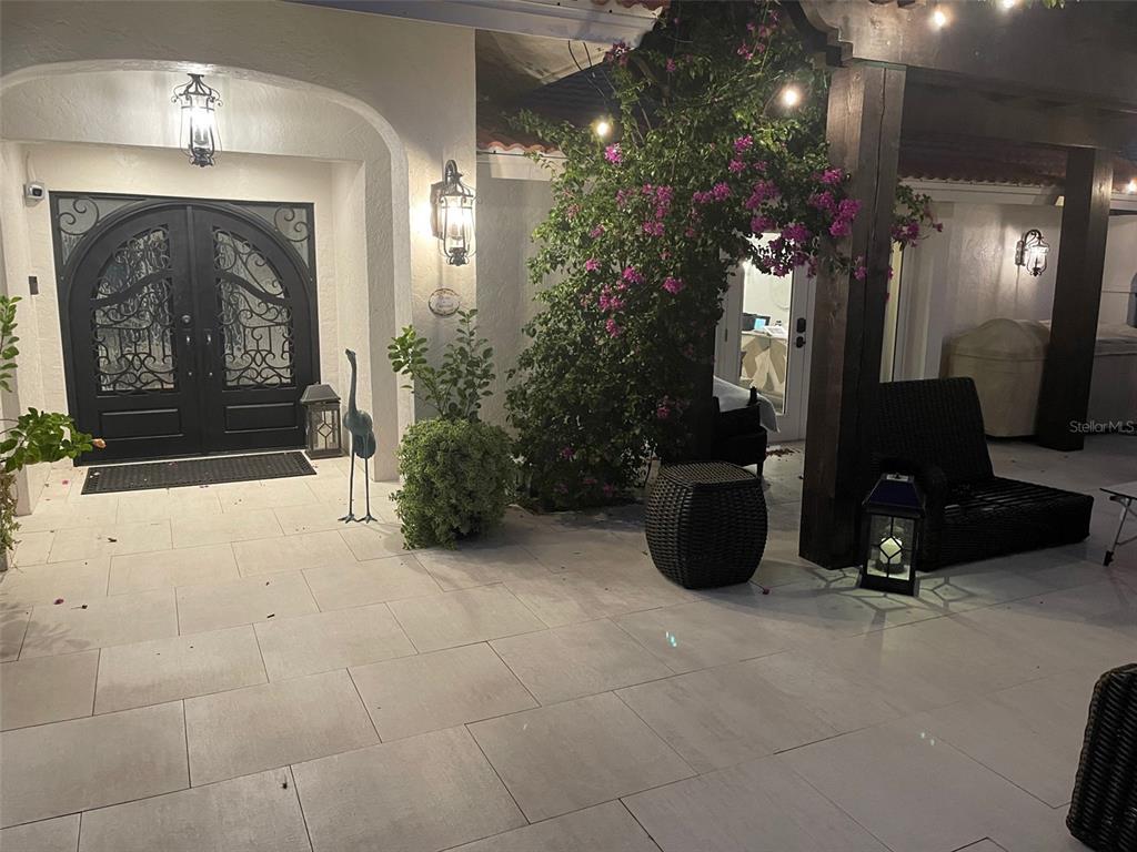 Property Photo: 465 E Royal Flamingo Drive FL 34236
