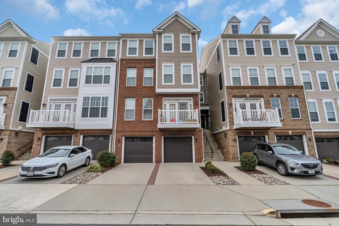 Property Photo:  42191 Canary Grass Square  VA 20105 