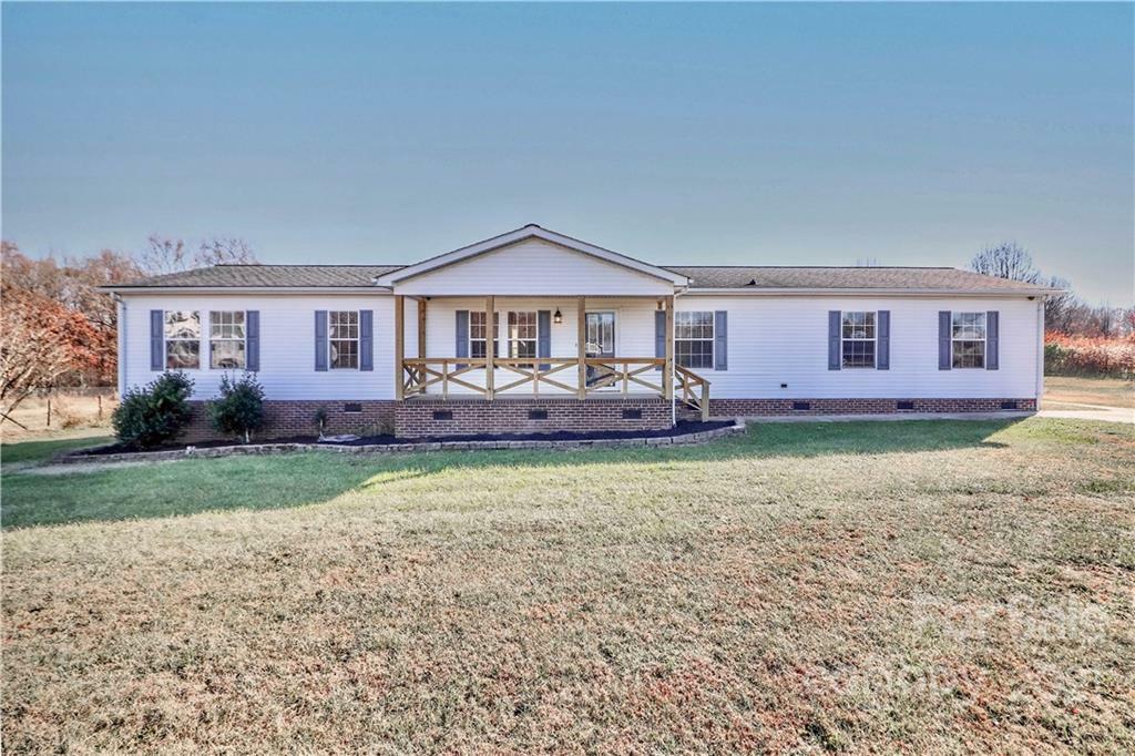 Property Photo: 5728 Walker Way NC 28086