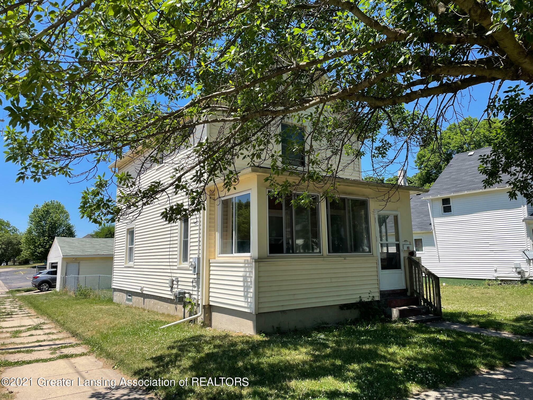 Property Photo:  518 S Pennsylvania Avenue  MI 48912 