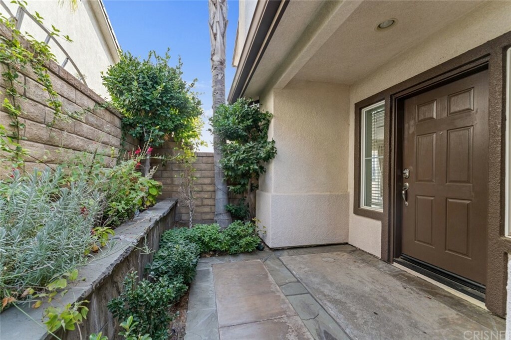 Property Photo:  27917 Mariposa Street  CA 91355 