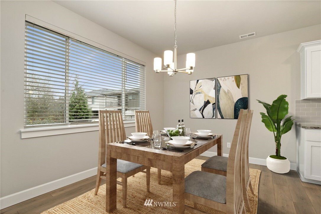 Property Photo: 26124 132nd Avenue SE WA 98042
