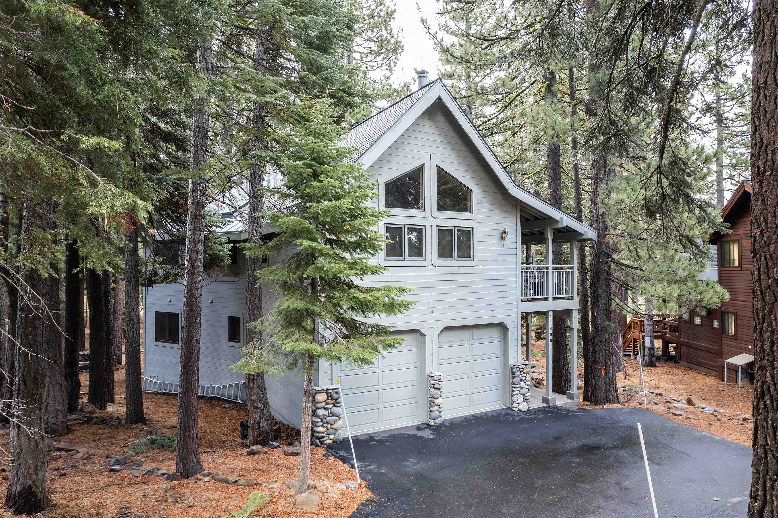 Property Photo:  11406 Chalet Road  CA 96161 