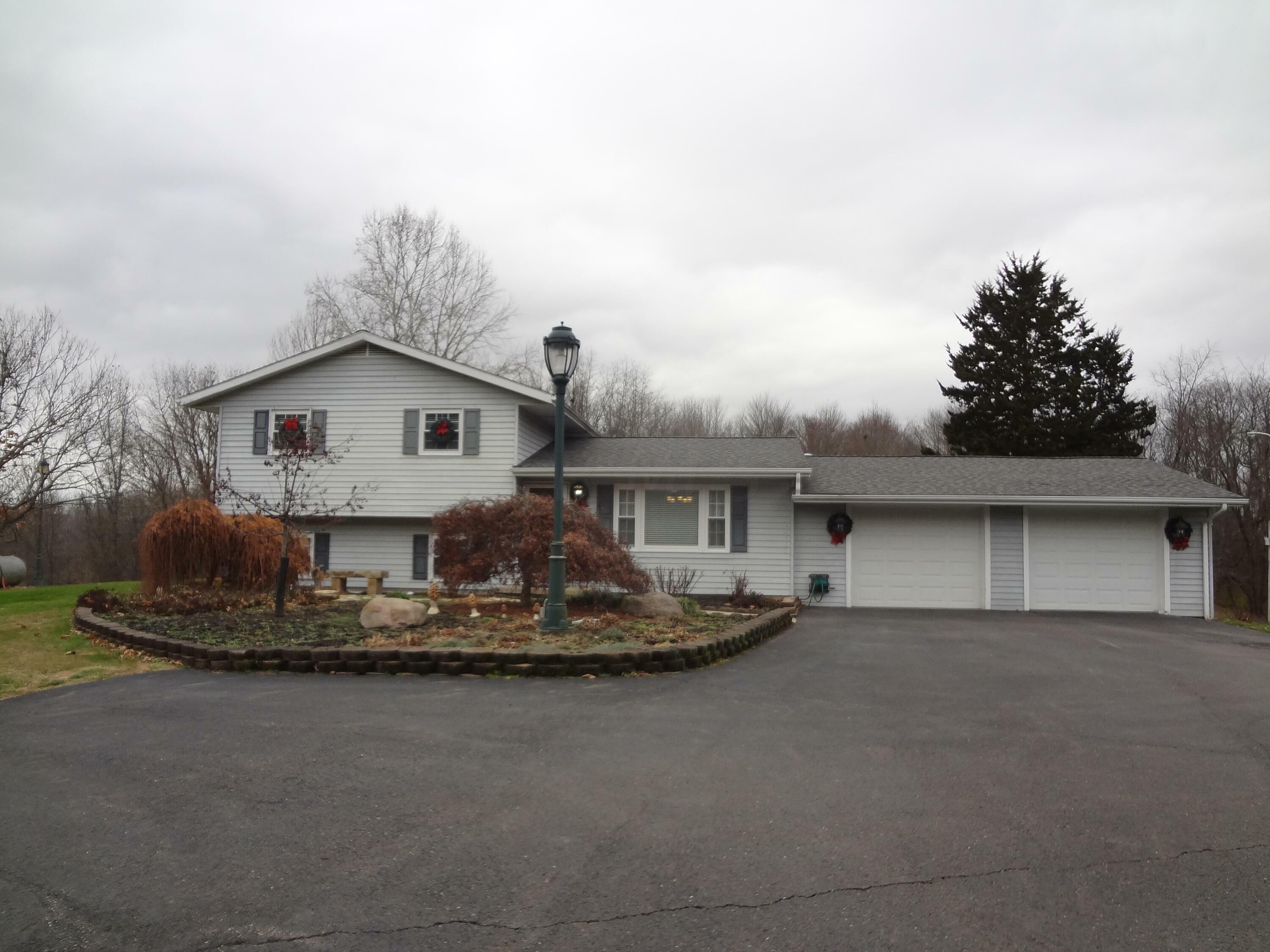 Property Photo:  6479 Donn Road NE  OH 43055 